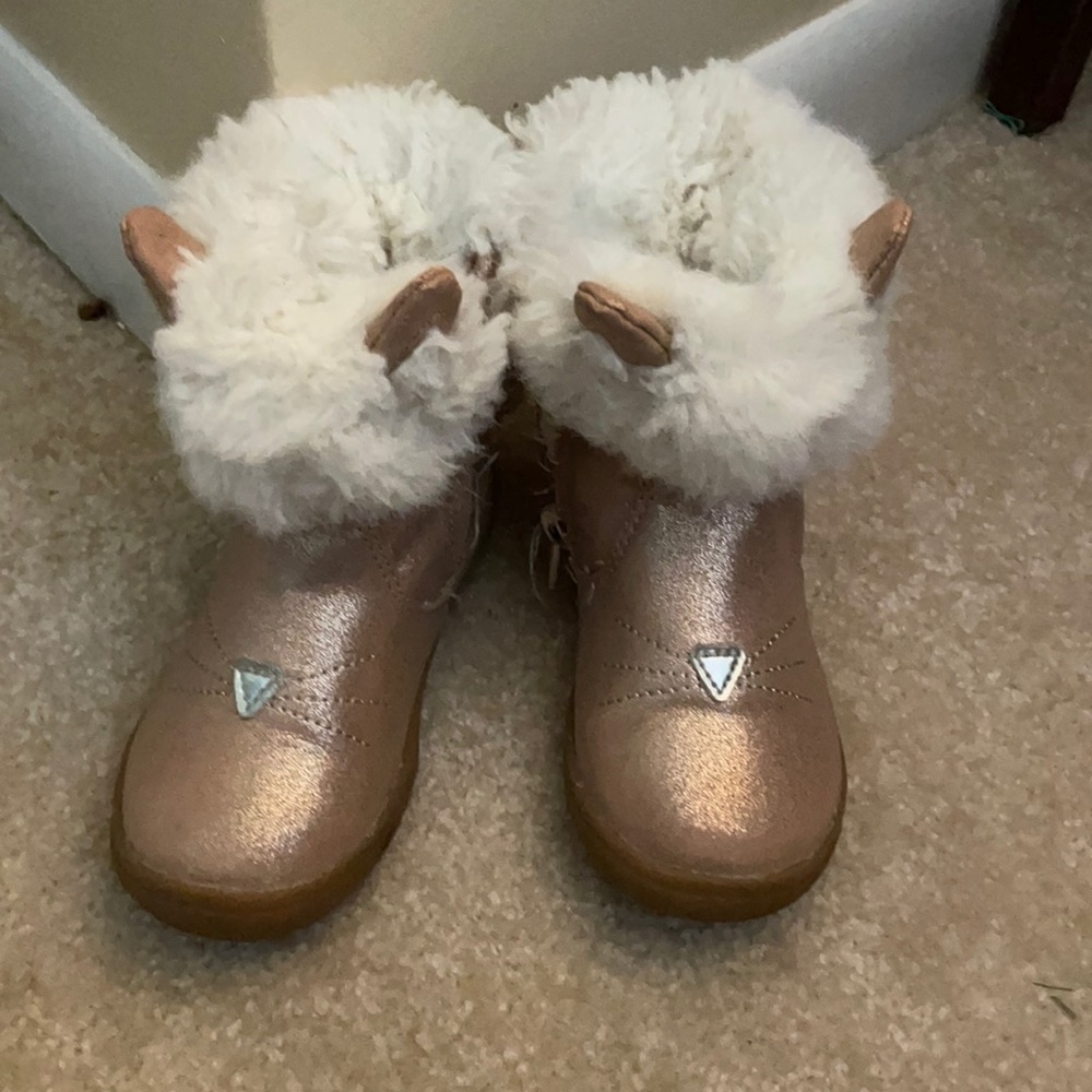 Kids boots.